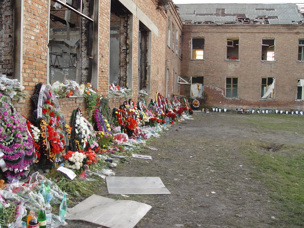 Теракт в беслане фото погибших