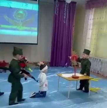 Спектакль в детском саду Казахстана