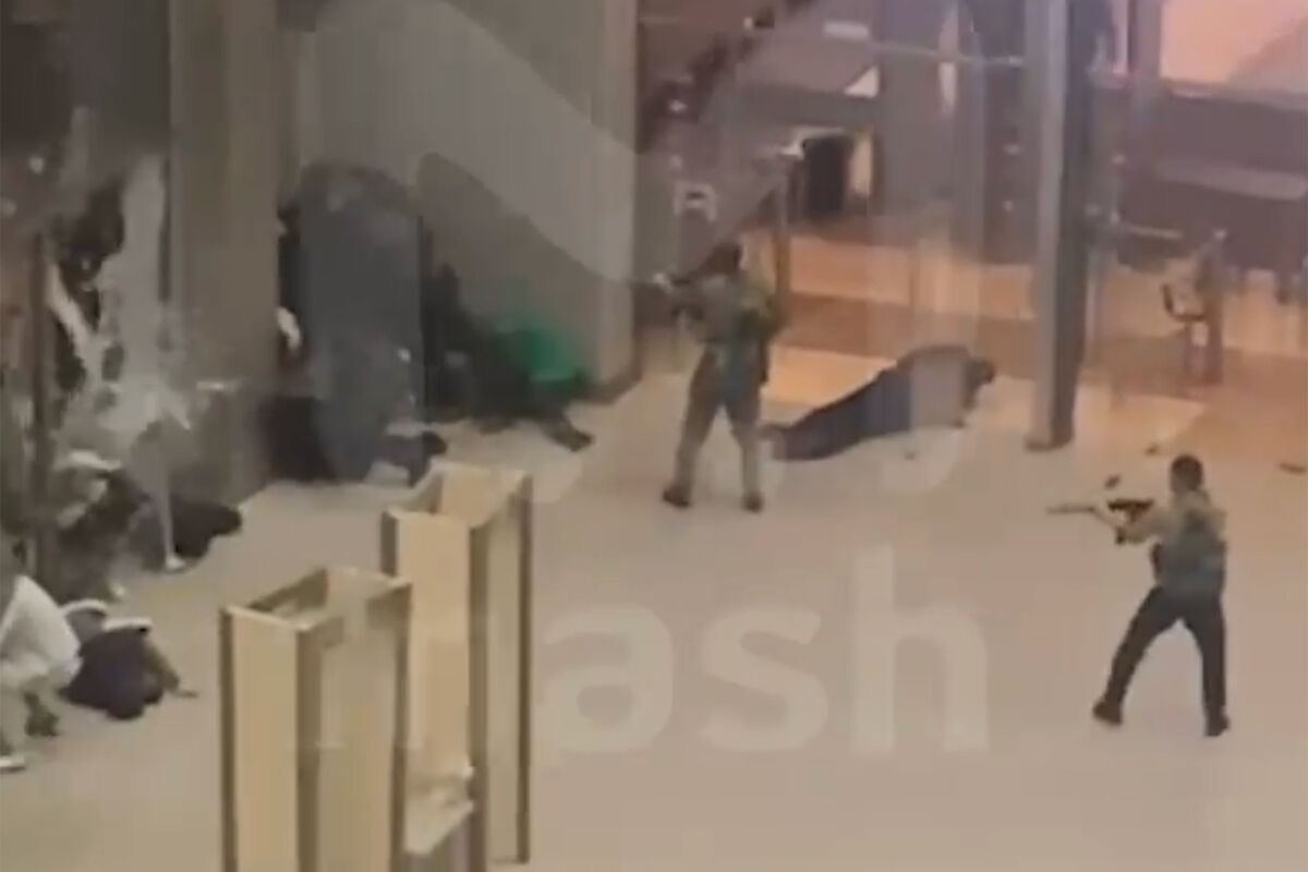 Теракт в крокус сити холл видео стрельбы